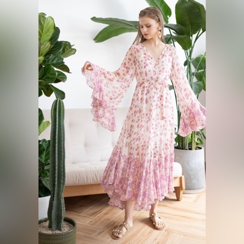 Beautiful floral kimono new without tag